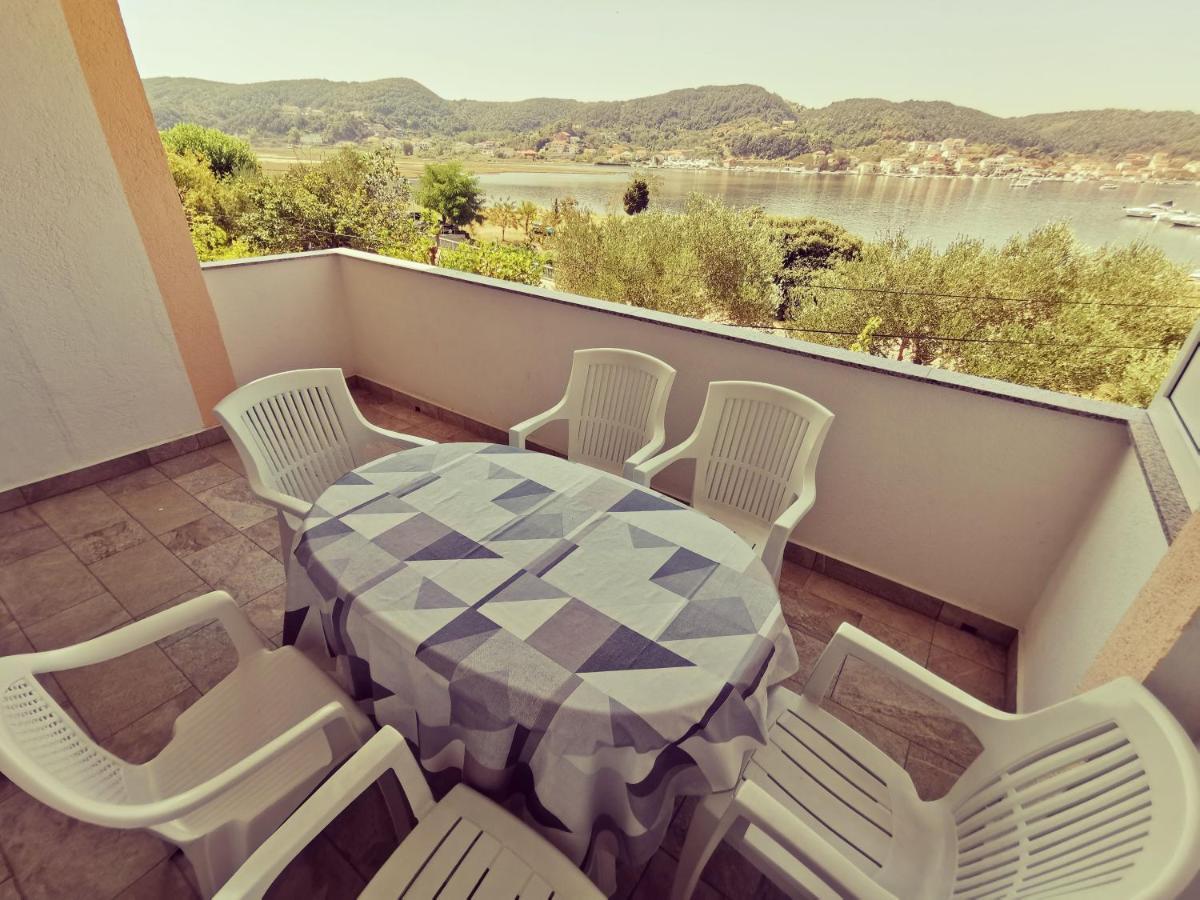 Haus Maro Apartment Supetarska Draga Exterior foto